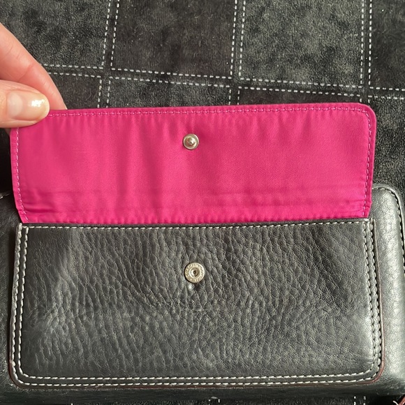 Authentic Coach Chelsea Pebbled Accordion Zip Wallet Black leather Style 8675 - Picture 7 of 9